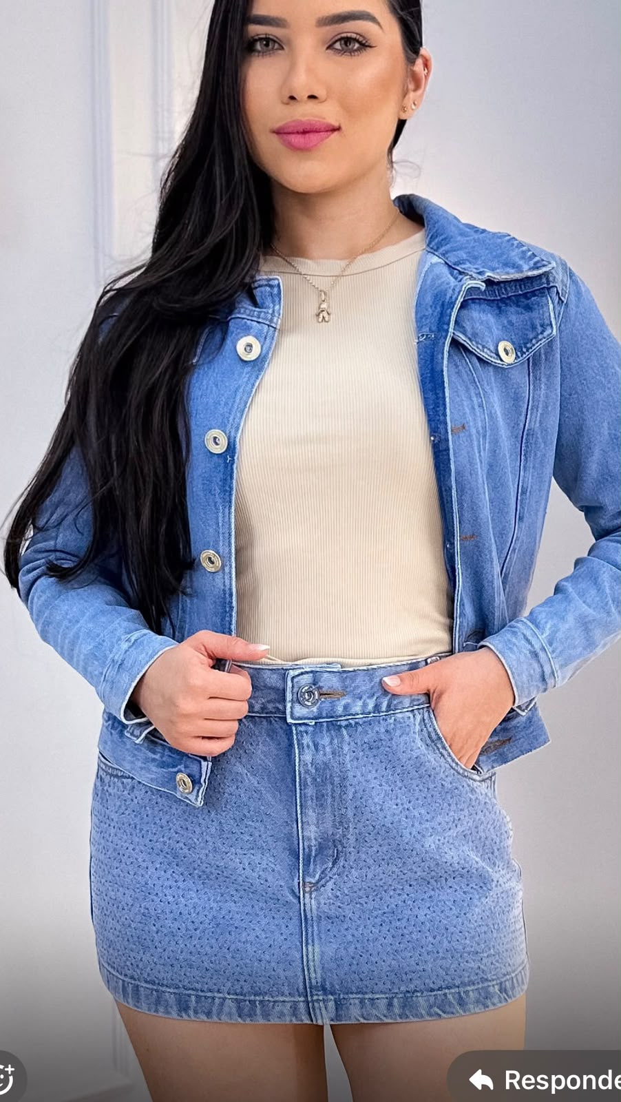 Jaqueta jeans marmorizada manga longa100% algodão.